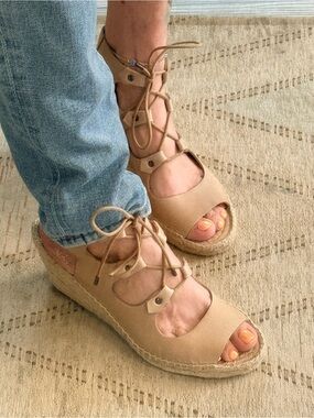 Anthropologie" Carmen Saiz" Made in Spain sz40 Leather/straw lace up espadrille